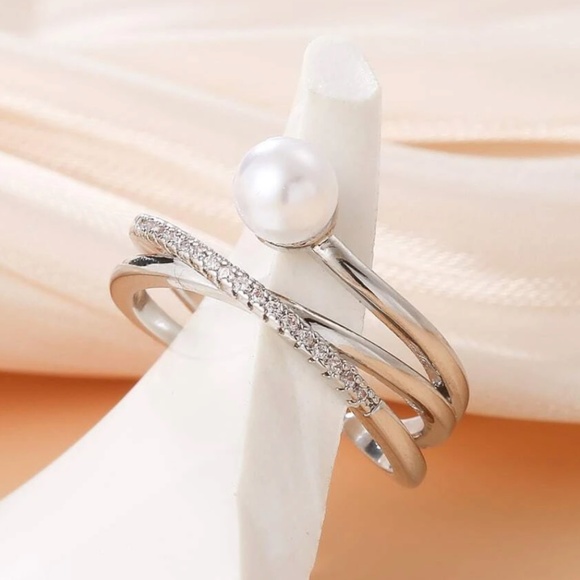 Luxe Faux Pearl Rhinestone Adjustable Ring - Picture 5 of 5